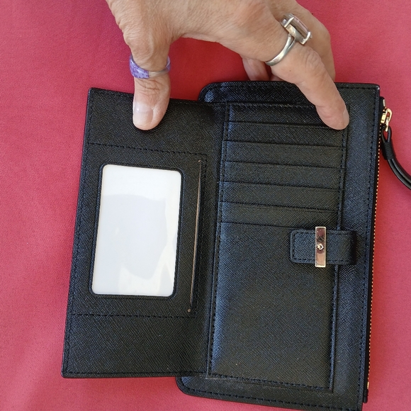 Kate Spade Madison Saffiano Leather Wristlet. NWOT - Picture 2 of 7